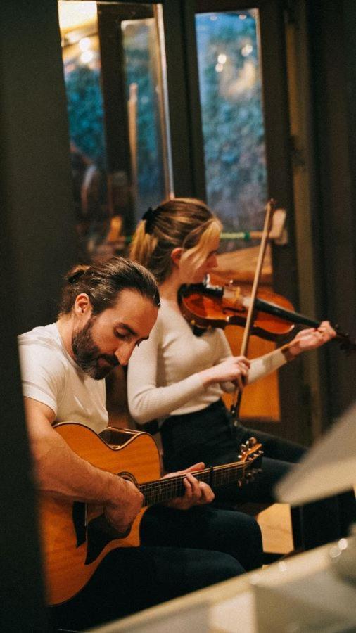 דולין Fiddle + Bow Hotel מראה חיצוני תמונה
